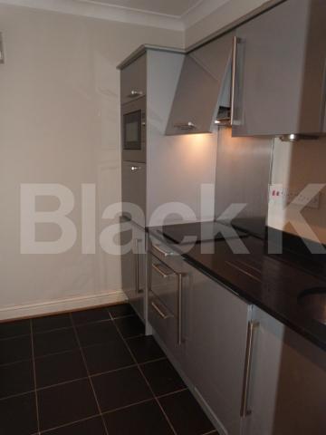 			All Bills Included !, Studio Apartment, 1 bath, 1 reception Flat			 Queens Avenue, Muswell Hill